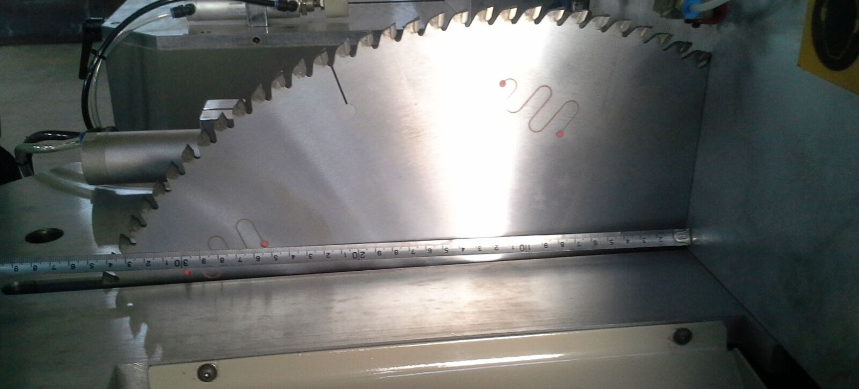 Aluminum Cutting Machine